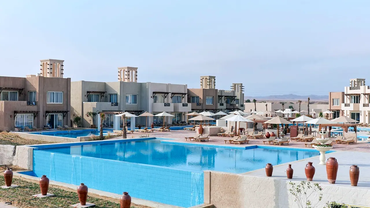 الفندق ترو بيتش ريزورت - مرسى علم